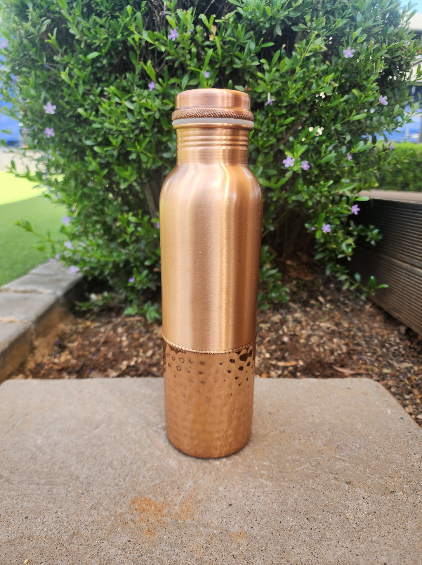 Two-Tone Copper Water Bottle (900 ml)